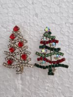 Zwei kleinere Gablonzer Weihnachtsbroschen
