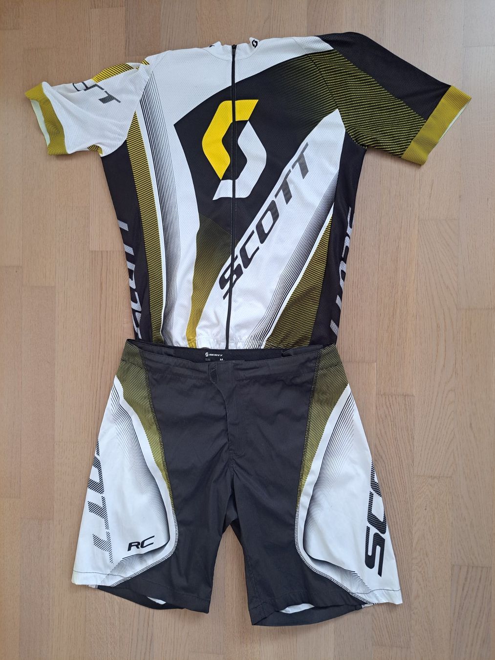 Canottiere & Pantaloni: Ensemble vélo Scott RC – Usato da Tentlingen venduto da Dr_Snake