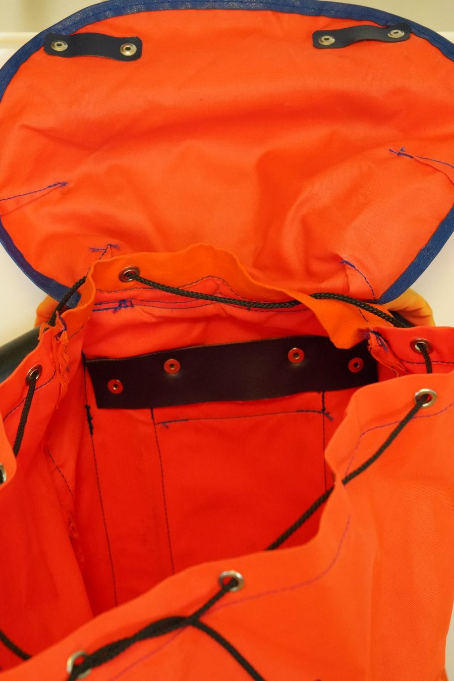 Zaini: Wanderrucksack antik – Usato da Wil SG venduto da froschbiss 1