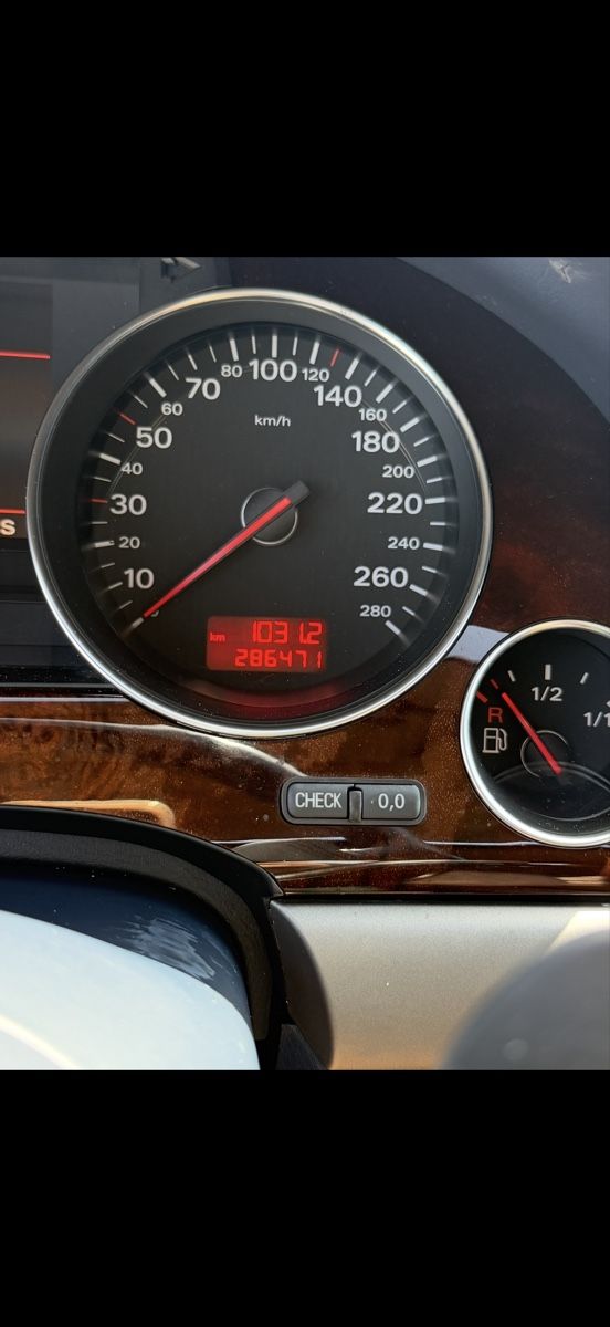 Audi Automobili: Audi A8 Quattro 4.0 TDI V8 – Usato da Gossau SG venduto da Robert. 5