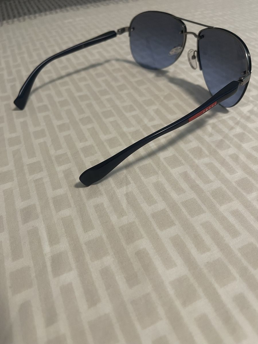 Brillen & Gläser: Sonnenbrille Prada  blau gute Zustand – Gebraucht aus Münchenbuchsee von ana_6vx7 1