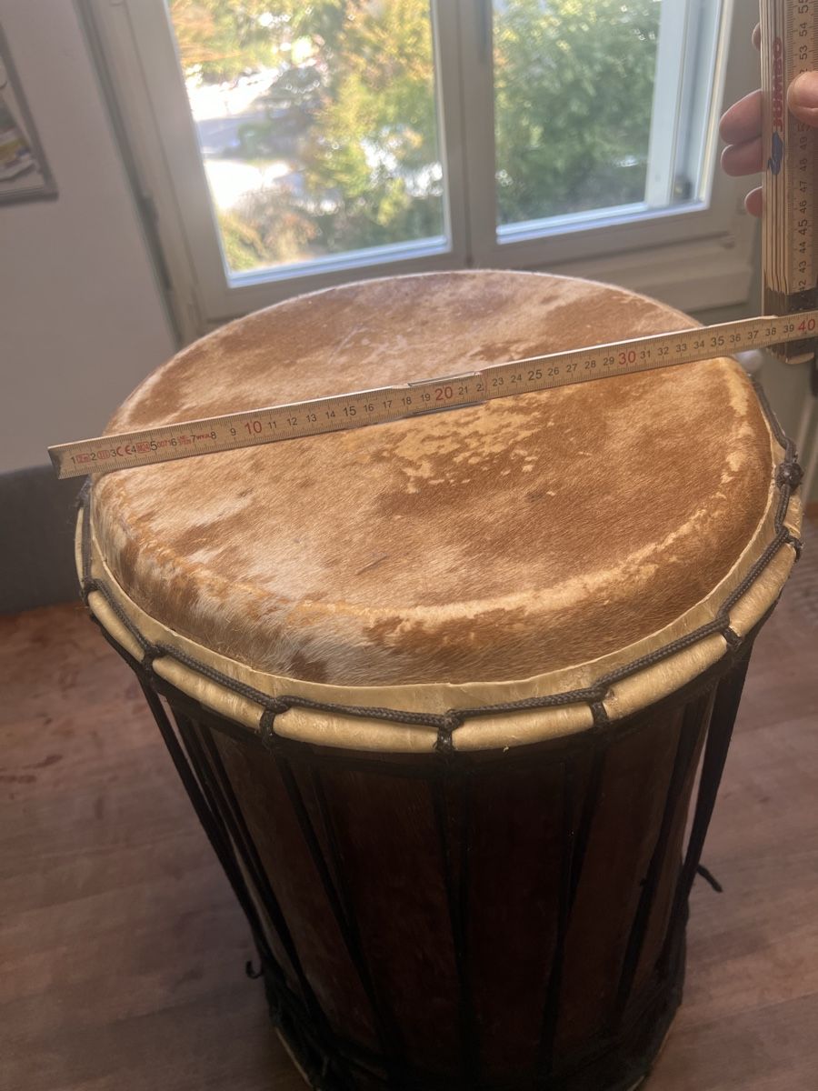 Strumenti musicali: Afrikanische Trommel  – Usato da Zürich venduto da Michaellackas