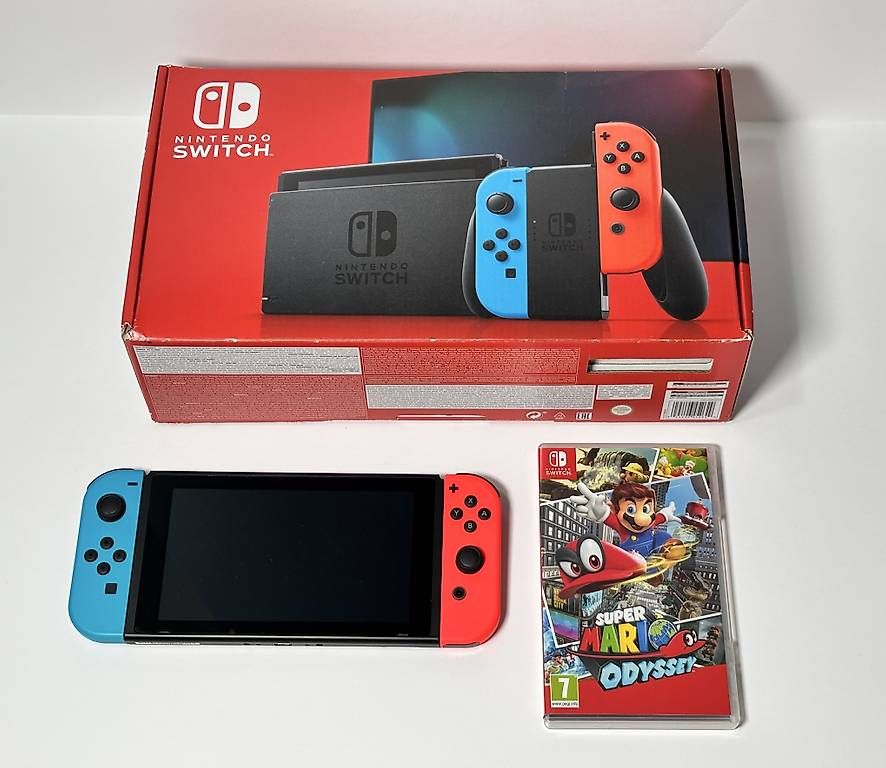 Nintendo Consoles: Nintendo Switch Console + Mario Odyssey + Accessori – D'occasion à Gordola par kar_gy5g