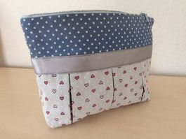 Hübsches, kleines Necessaire - Handemade