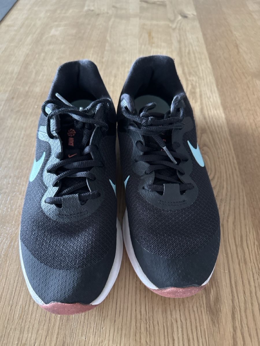 Nike Scarpe da uomo: Sneaker Nike Gr.38.5 – Usato da Ebikon venduto da Squizi