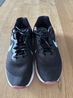 Sneaker Nike Gr.38.5