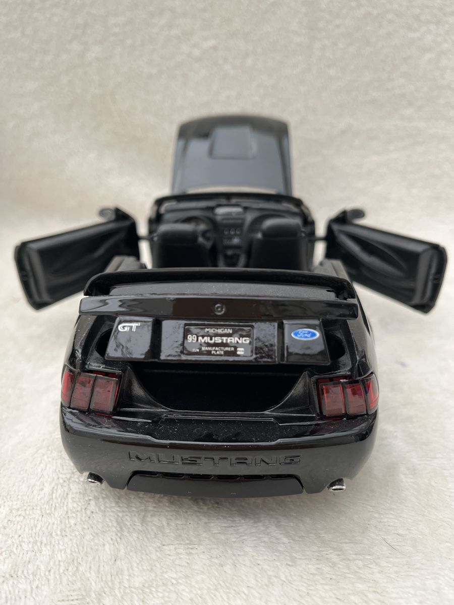 Ford Modellini d'auto: Ford Mustang Cabriolet 1999 – Nuovo (secondo la descrizione) da Oberweningen venduto da mer_2yn9 3