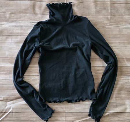 🆕️ Rollkragen-Langarmshirt - XS - mit Rüschensaum 4️⃣