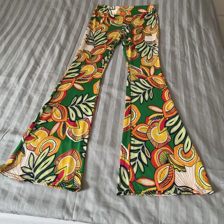 Grüne Schlaghose mit Muster, Gr. 36, Sommer Must-have!