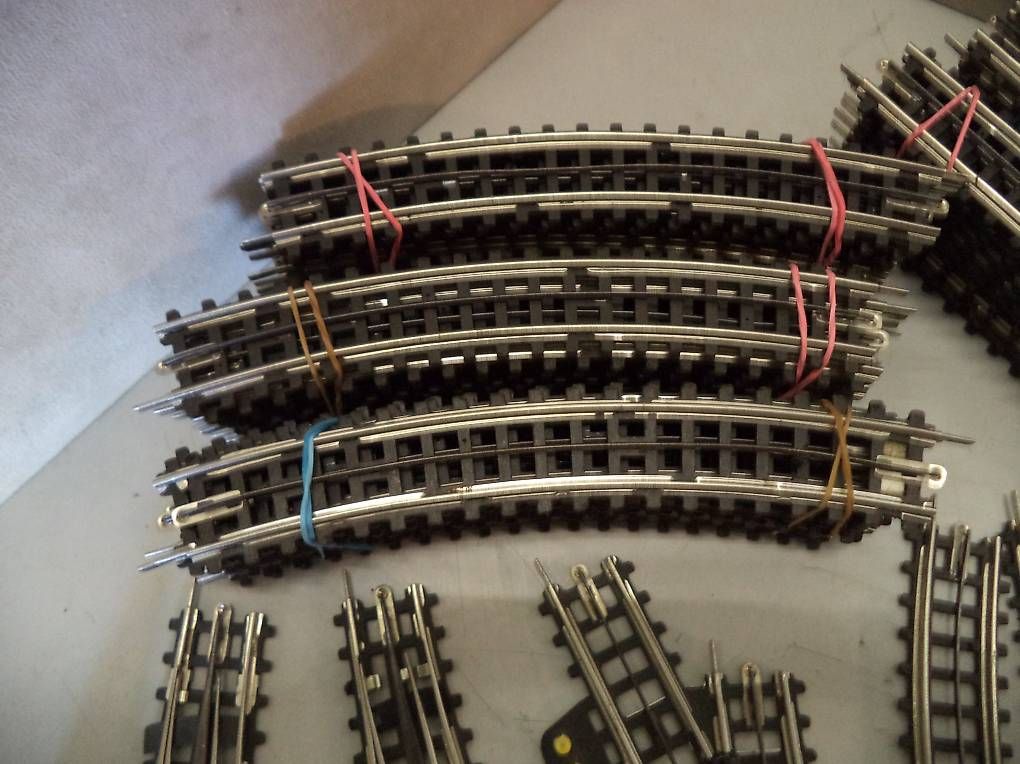 Trix Modellini di ferrovie: TRIX EXPRESS GLEISE UND Weichen,Trafo – Nuovo (secondo la descrizione) da Rieden AG venduto da Wirth03 3