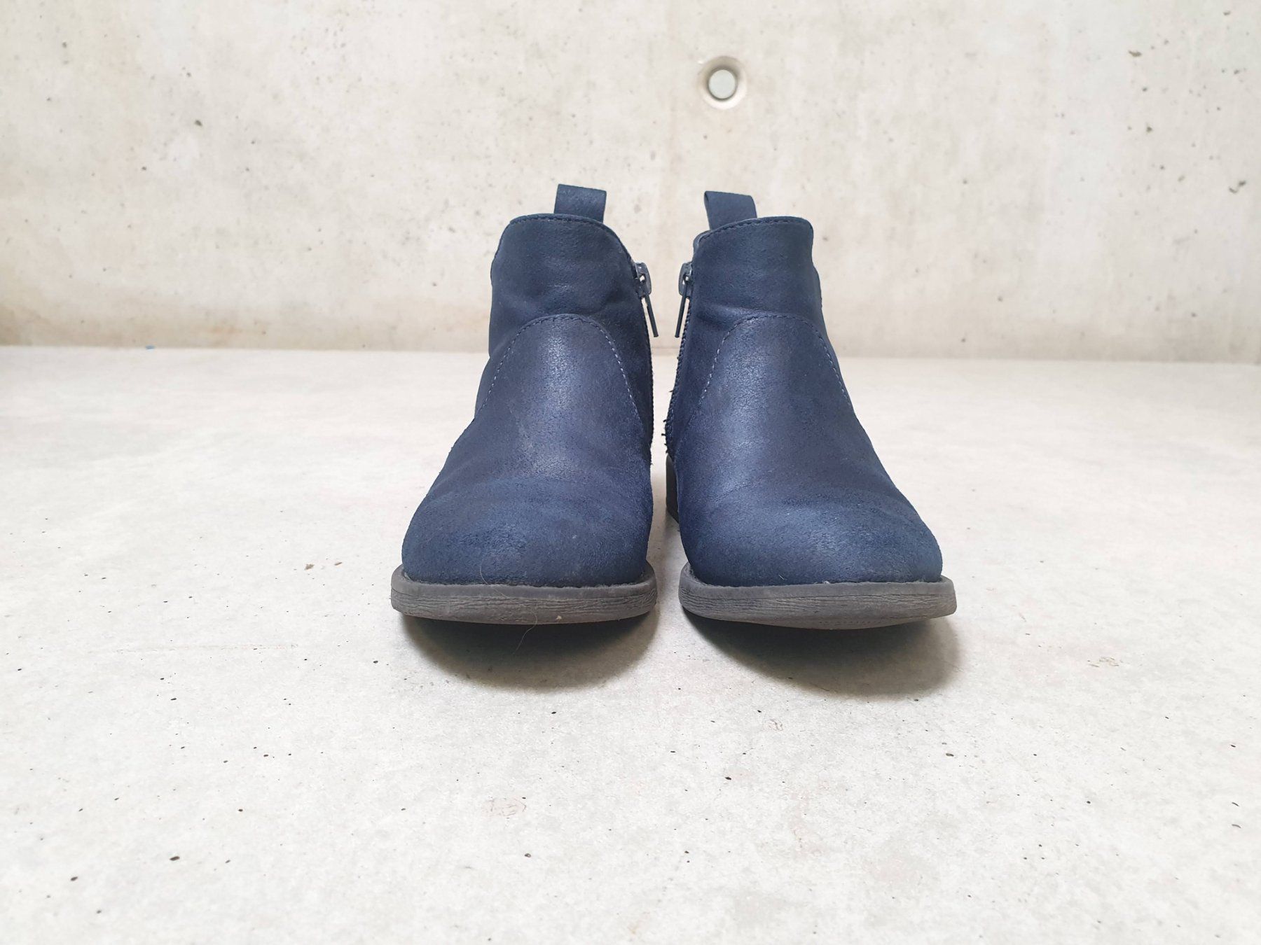 Schuhe für Mädchen: Bottines bleu marine, fille, taille 30 – Gebraucht aus Fribourg von fripons 1