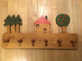 Kindergarderobe aus Holz