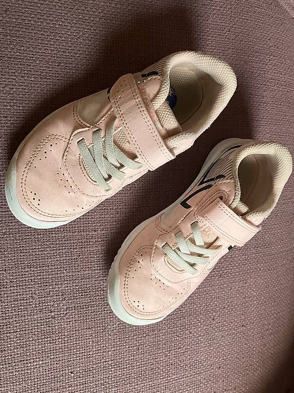 Schuhe für Mädchen: Hallenschuhe Artengo Gr. 30 – Gebraucht aus Zollikon von CorViv 2