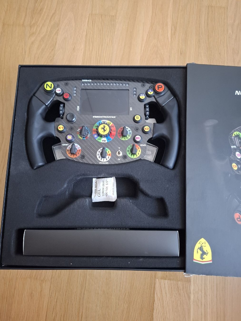 Konsolen: Playseat mit Thrustmaster Ferrari SF1000 Lenkrad – Gebraucht aus Wittenbach von joe_cq7x 3