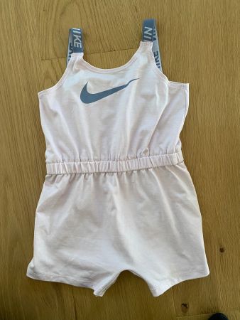 NIKE herziger Onepiece Sommer 24m (86-92), neuwertig