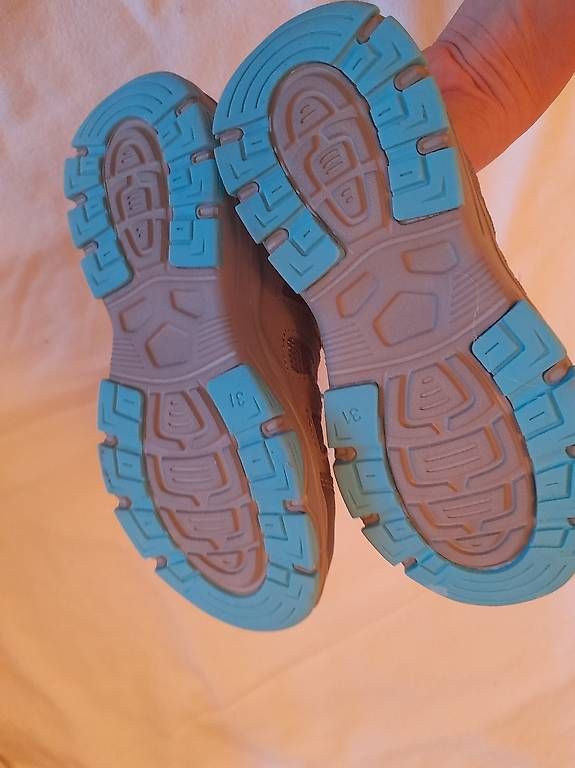 Schuhe für Jungen: Turnschuhe Gr. 31 NEU – Gebraucht aus Thun von jul_y9lm 1