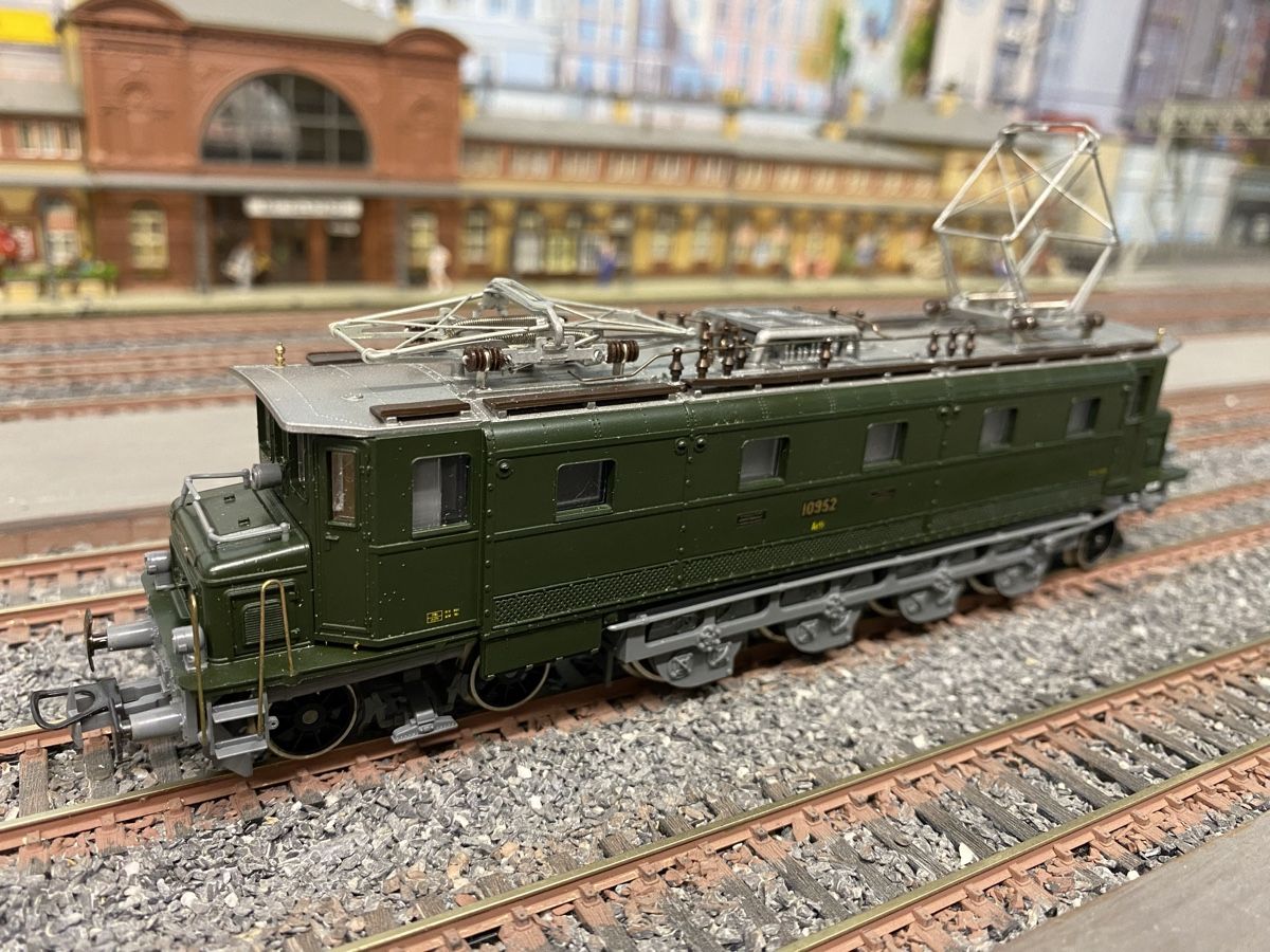 Liliput Modelleisenbahnen: Liliput 4750 SBB Ae 4/7 – Gebraucht aus Glattpark (Opfikon) von anywaya23 5