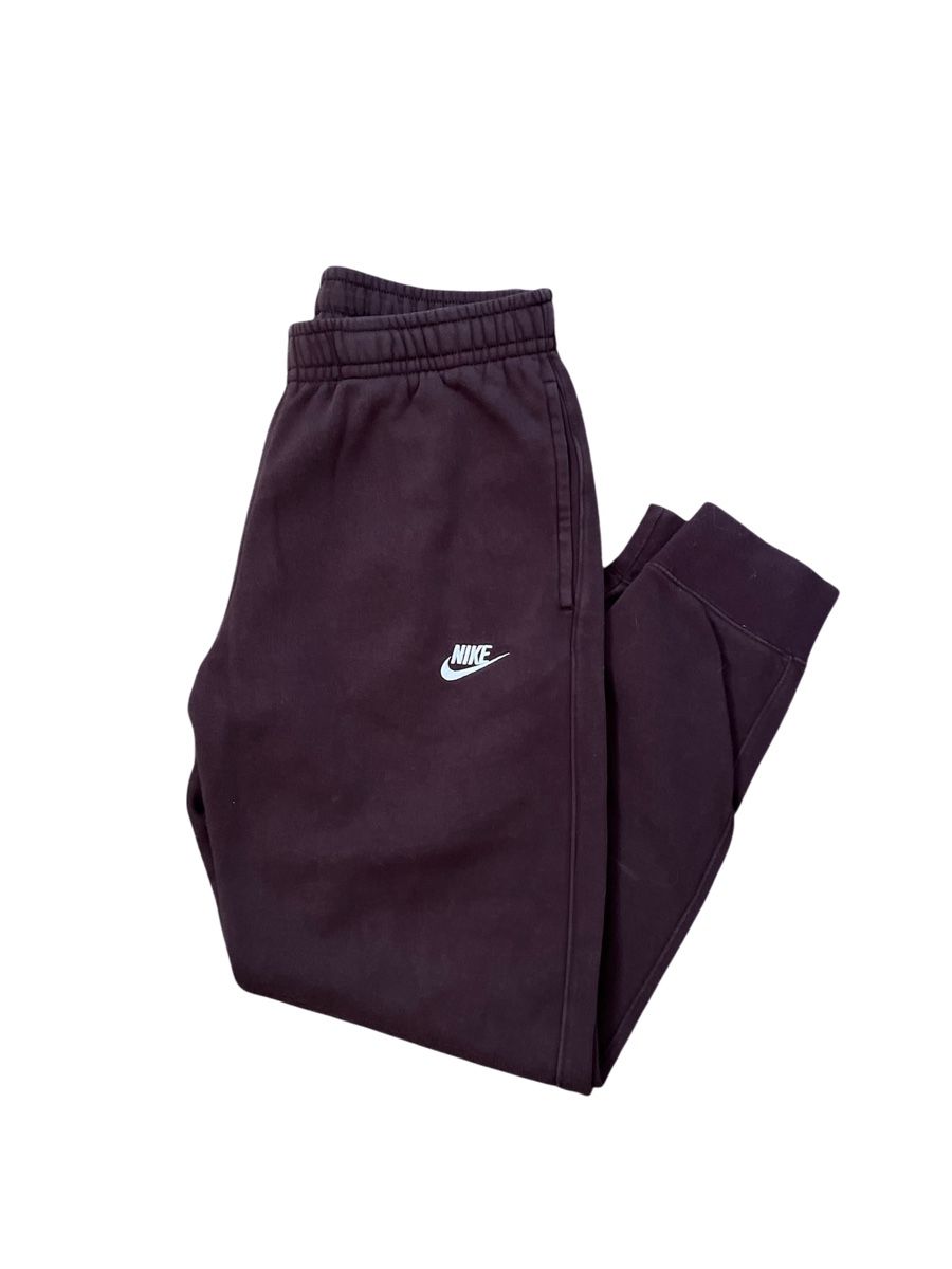 Nike Kleiderpakete: Ensemble Nike marron taille M - Idéal pour l'hiver – Gebraucht aus Baulmes von resel_.tm 2