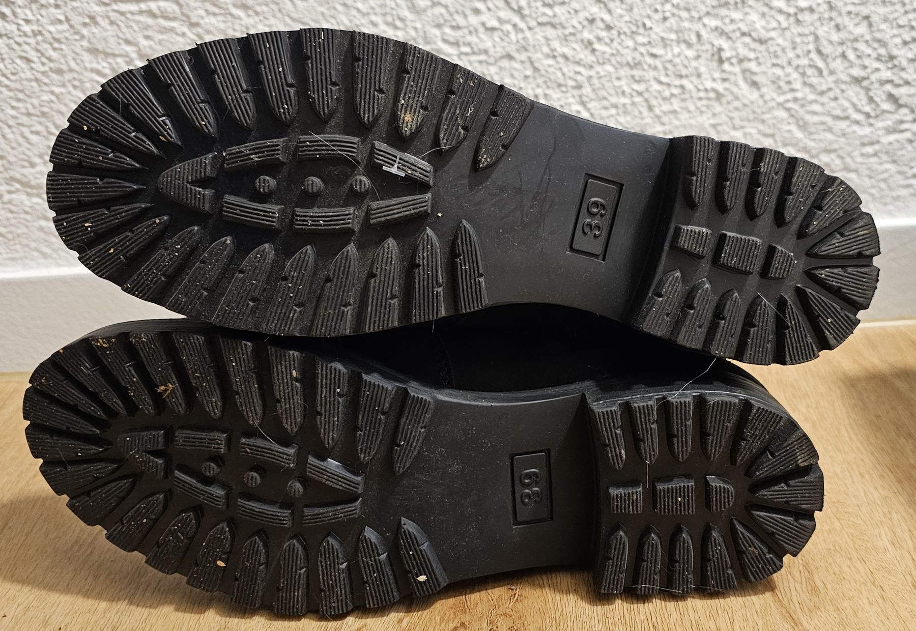 Chaussures femmes: Winterstifeletten – D'occasion à Winkel par aivahmolina 4