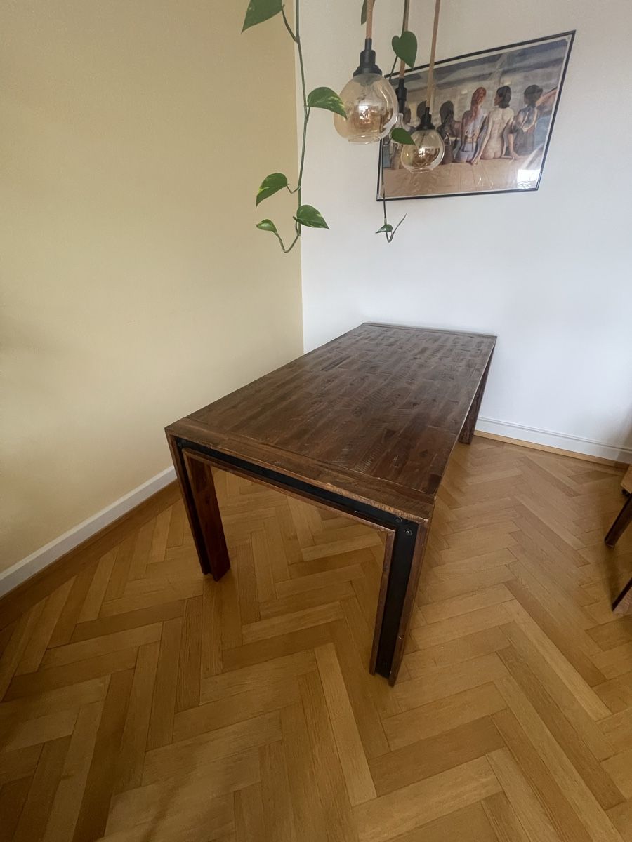 Conforama Tavoli: Esstisch aus Massivholz – Usato da Basel venduto da xensha