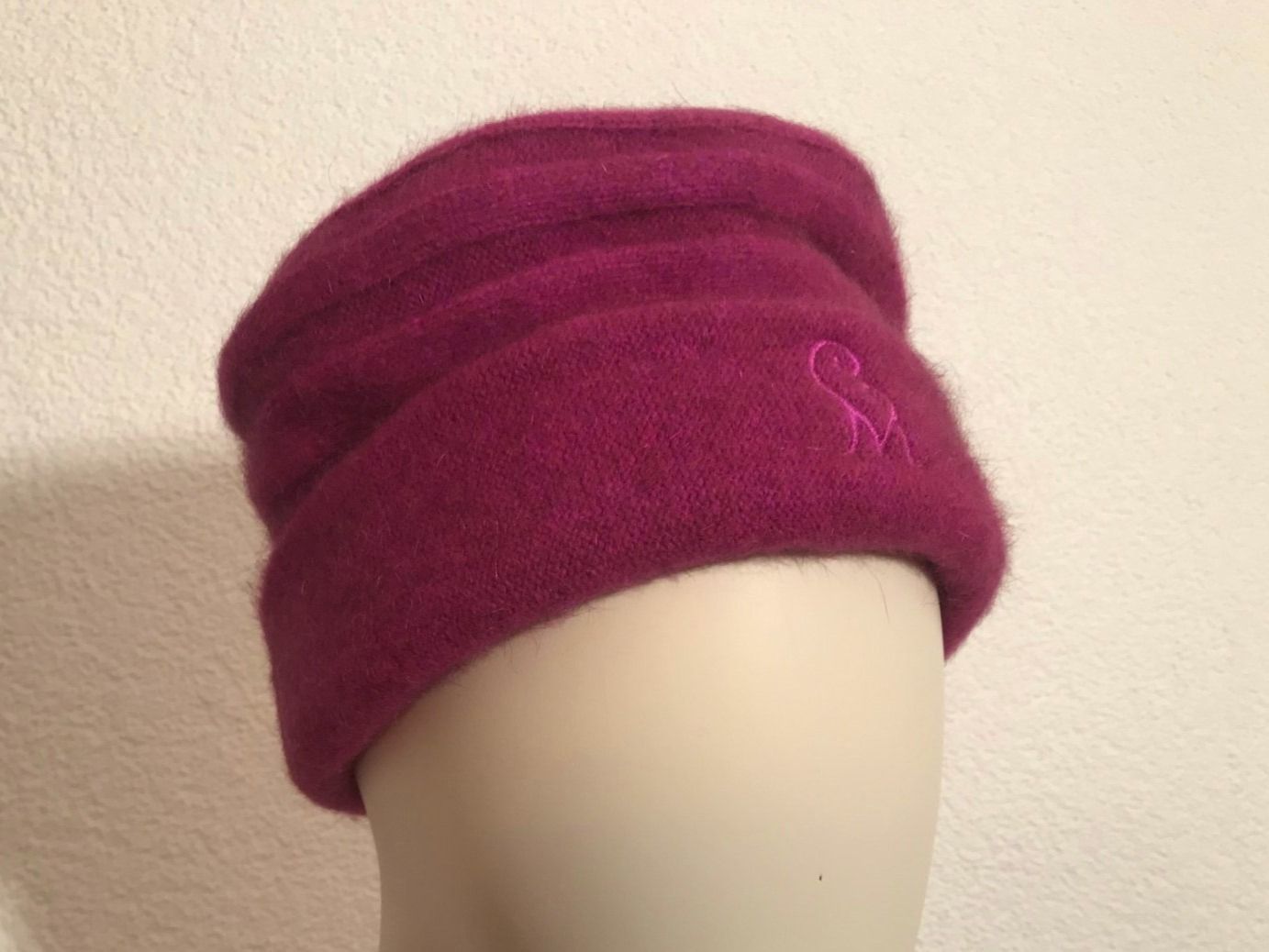 Copricapi, berretti & cappellini: Possum Strickhut fuchsia – Nuovo e nell'imballaggio originale da Zollikofen venduto da marys-choice 1
