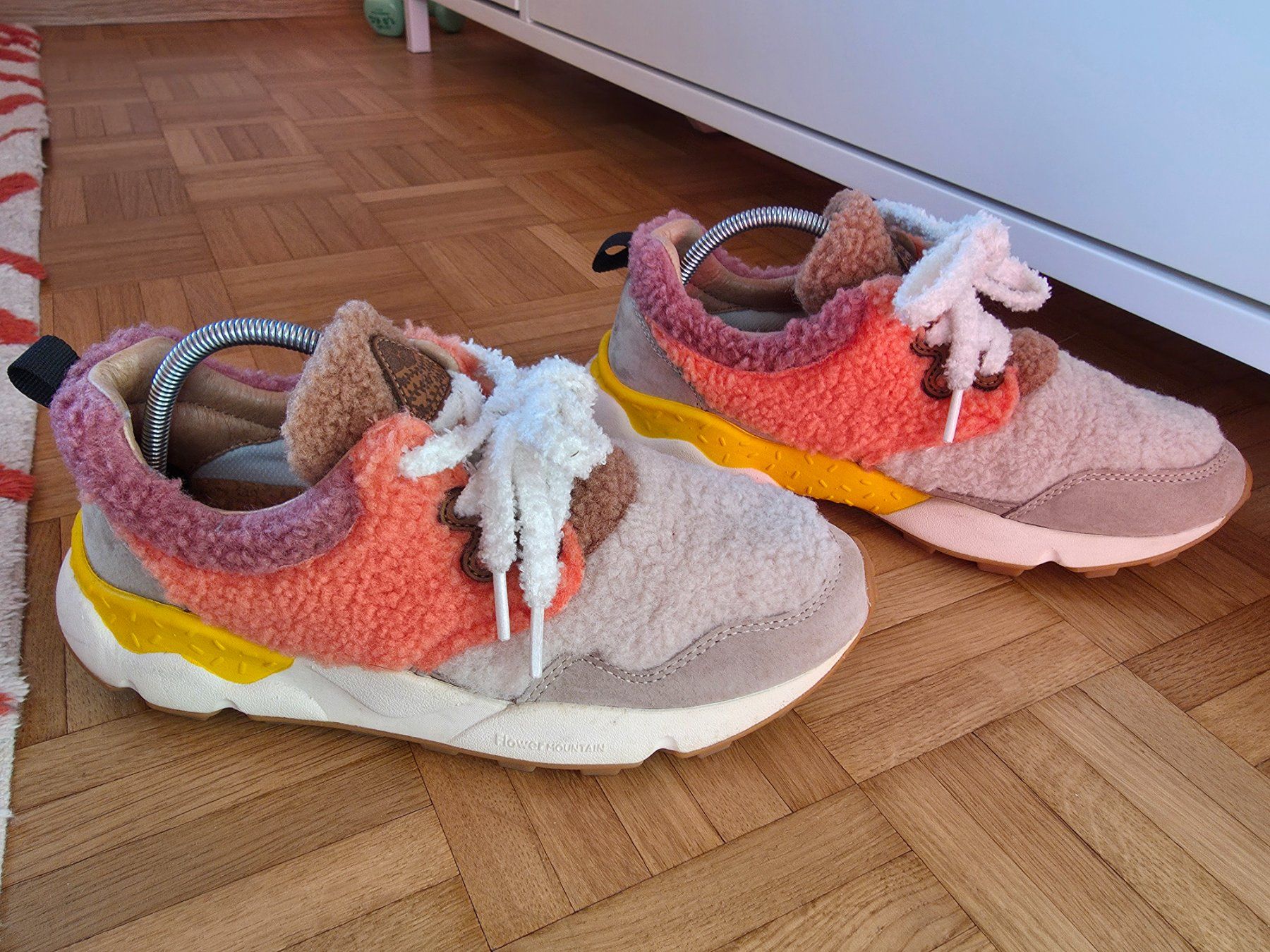Scarpe da donna: Basket effet mouton – Usato da Genève venduto da car_2wpt 4