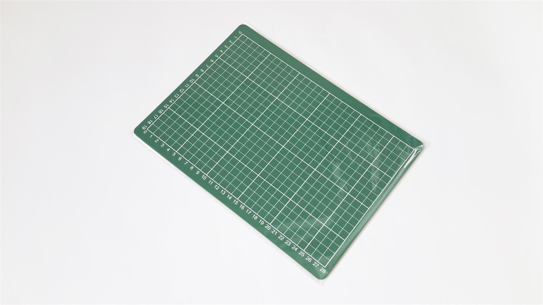 Tappeto da gioco: Schneidematte DIN A4, grün (r) – Nuovo e nell'imballaggio originale da St. Gallen venduto da cointec 8
