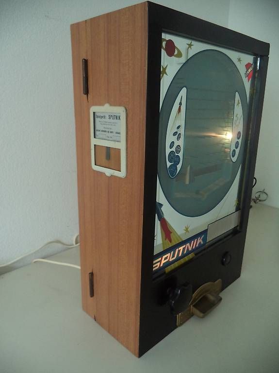 Slot Machine: Geldspielautomat SPUTNIK 1.- Fr. – Usato da Adlikon b. Regensdorf venduto da Max3 3