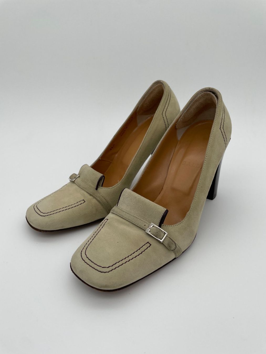 Bally Damenschuhe: Bally Suede Buckle Klassischer Pump EU 36.5 Beige – Gebraucht aus Zürich von shoe_shop 2
