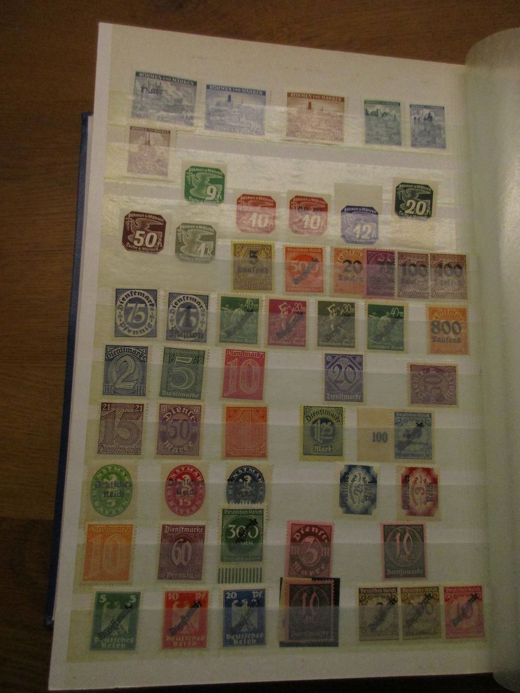 Tutti i francobolli: 500 Marken mit Album – Usato da Niederwil AG venduto da Cembalo 3