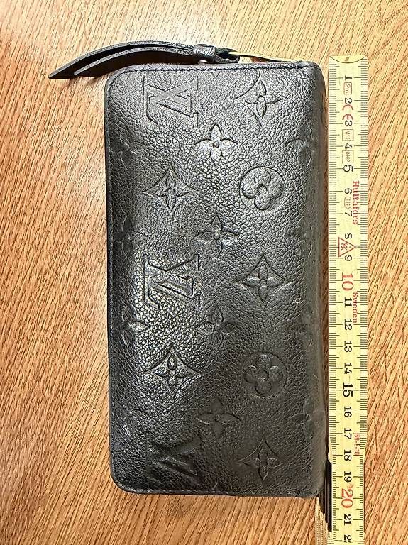 Louis Vuitton Brieftaschen: Louis Vuitton Portemonnaie – Gebraucht aus Wittenbach von janine37