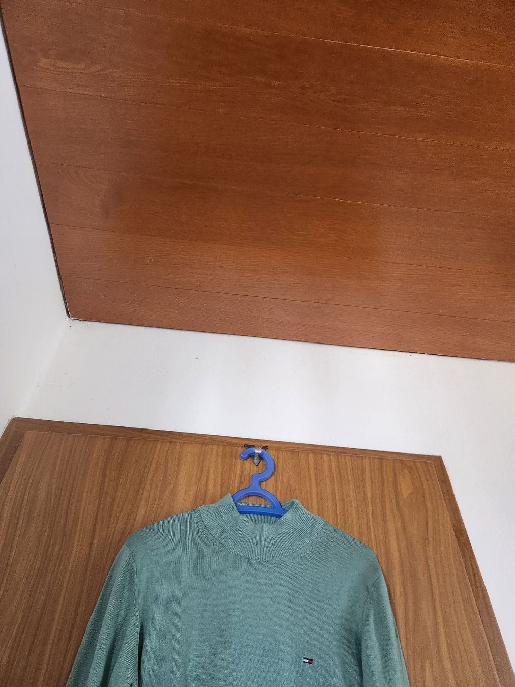 Tommy Hilfiger Maglioni & Felpe: Pull Tommy Hilfiger col montant vert taille S coton – Usato da Niedergösgen venduto da Eva2410 2