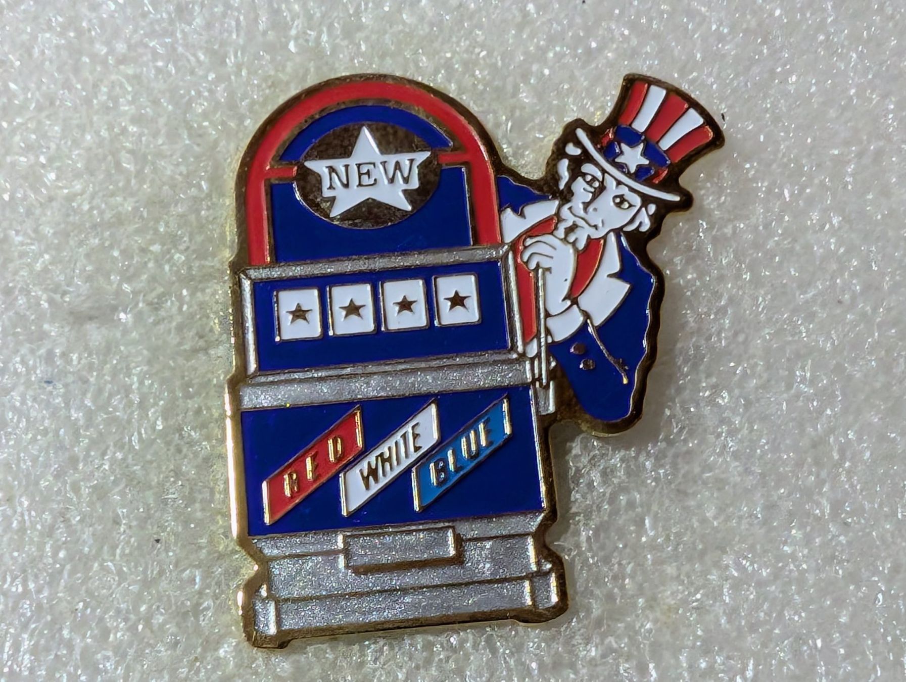Placchette & Badge: Ansteckpin 115: Spielautomat – Usato da Oppligen venduto da Pin-Fall-Shop
