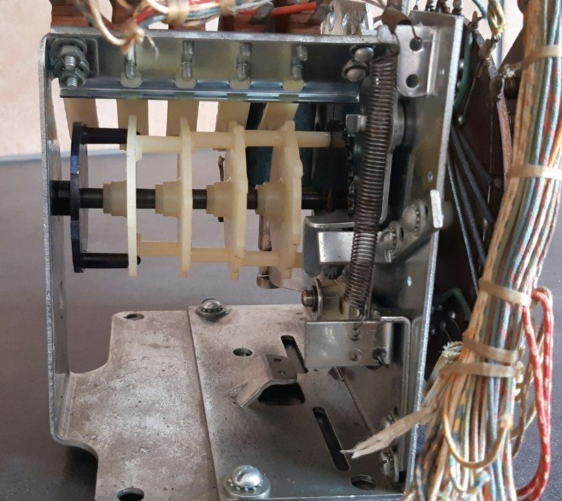 Flipper: Flipperkasten/Flippers - UNIT PLAYER / GOTTLIEB – Usato da St-Maurice venduto da Pwillow 4