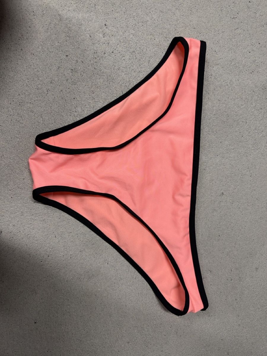 Maillots de bain & Bikinis: Badehose Damen Grösse M neu – Neuf (Voir description) à Känerkinden par melbaumg