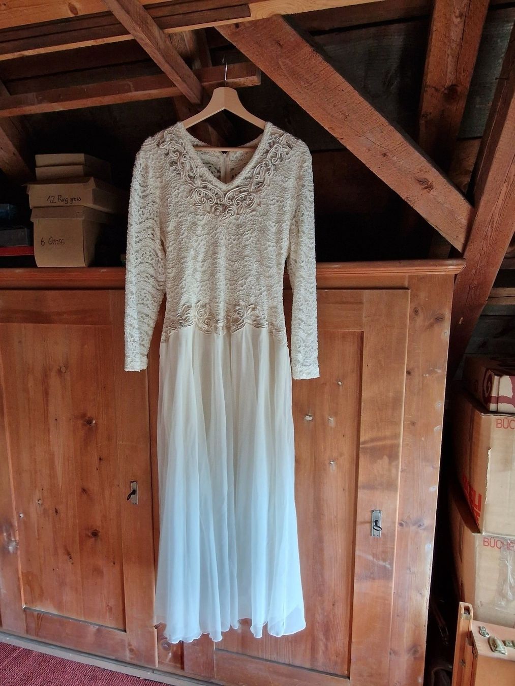 Vestiti: Braut- oder Ritualkleid cremefarben – Usato da Rüti ZH venduto da Gigelisuppe