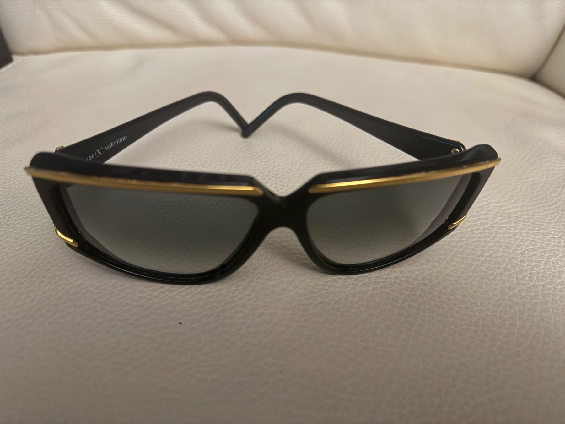 Valentino Brillen & Gläser: Lunettes de soleil Valentino – Gebraucht aus La Brévine von ycy_m22k 1