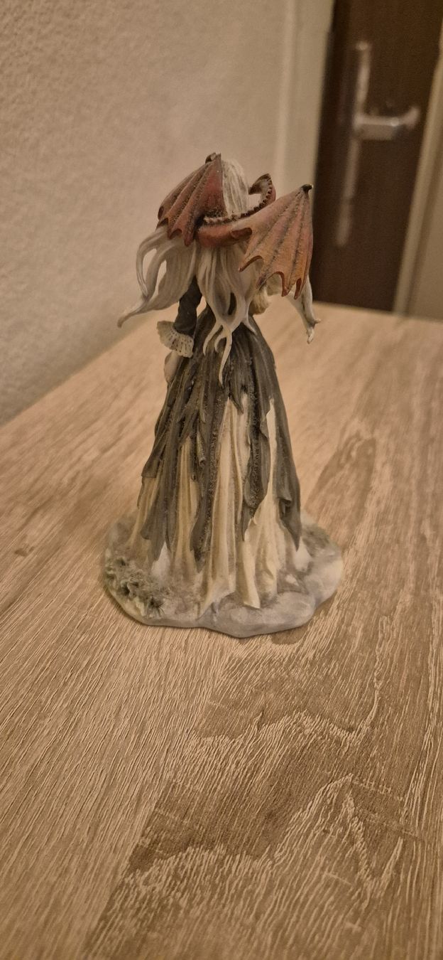 Statuette: Dragonsite La Victime – Usato da Genève venduto da Bayoushi 3