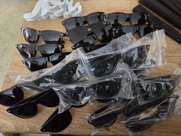 Sonnenbrillen Set schwarz Kunststoff neu 24 Stück