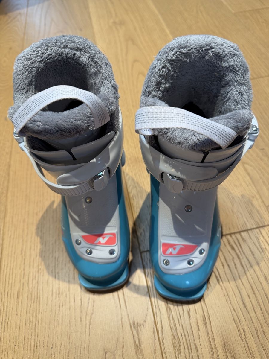 Nordica Scarpe per ragazzi: Kinder Skischuhe – Usato da Moosseedorf venduto da chaschu 1