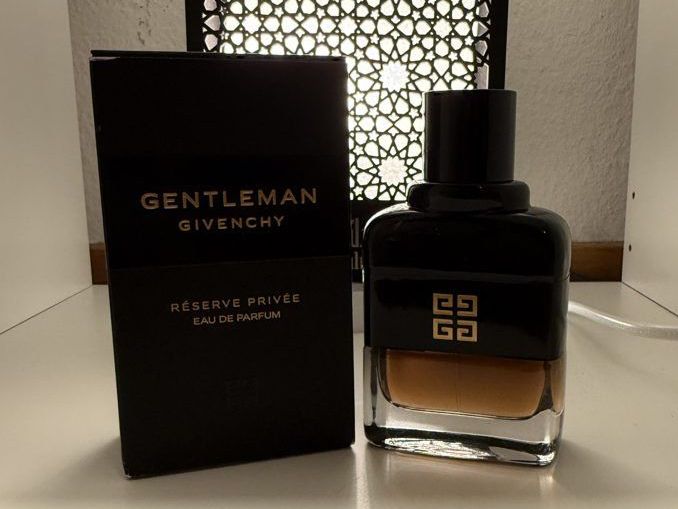 Givenchy Parfums & Eau de Toilette: Givenchy Gentleman Réserve Privée décant 2 ml – Neuf (Voir description) à Meyrin par Al_Andulsi