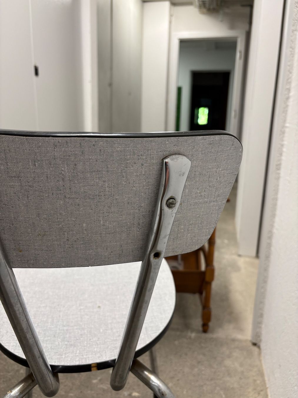 Stühle: 2. Stk. Kelko Stühle grau – Gebraucht aus Bern von Trittbrettdriver 6