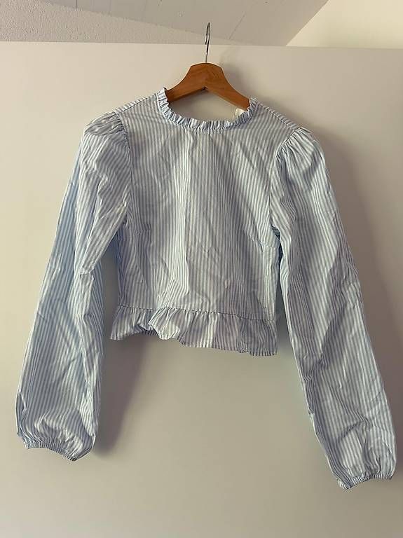Chemisiers: Crop Bluse  – D'occasion à Tägerwilen par lea_vs97