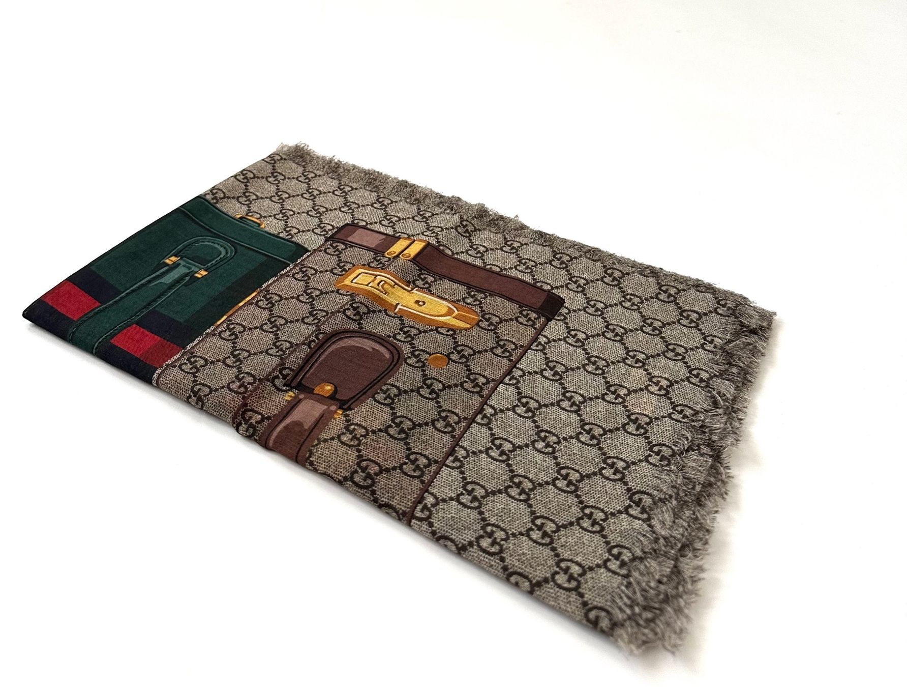 Gucci Foulard & Sciarpe: Gucci scialle – Nuovo (secondo la descrizione) da Pregassona venduto da Reluxuryspace 1