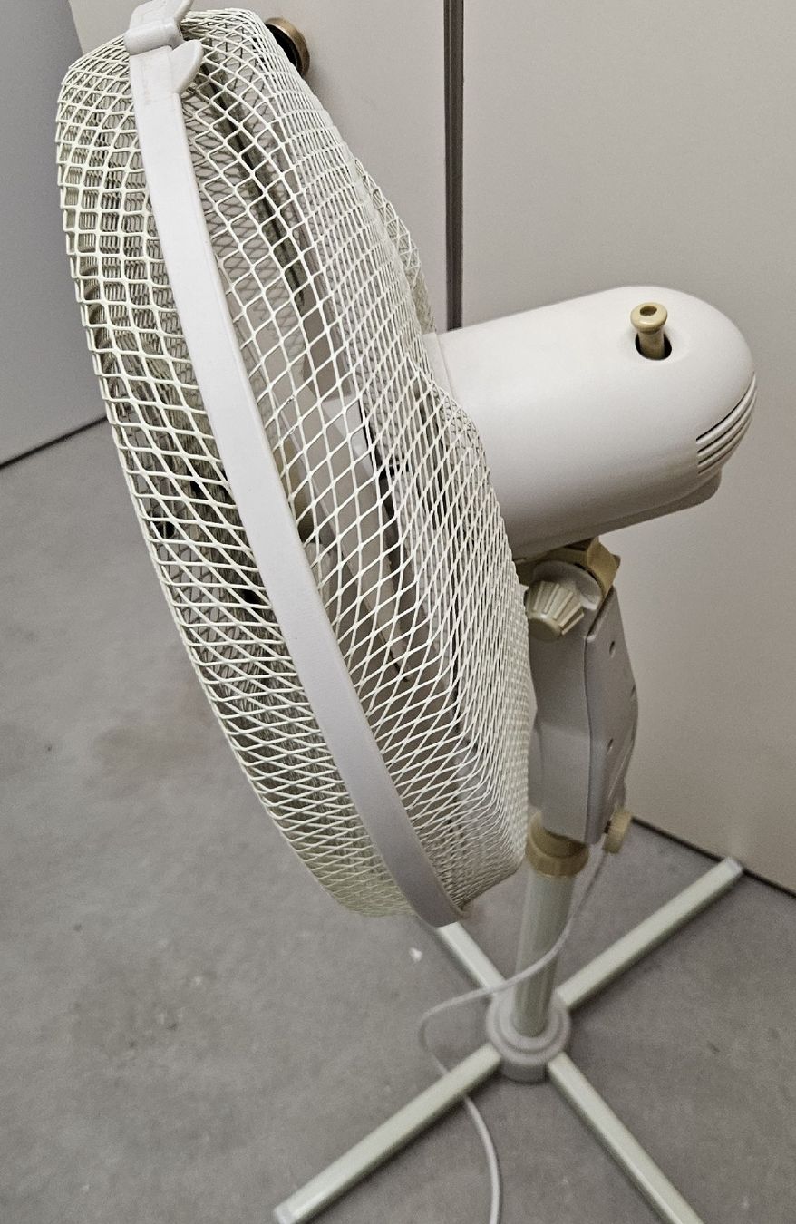 Ventilatoren: Standventilator weiss mit Teleskopständer – Gebraucht aus Winterthur von balado 1