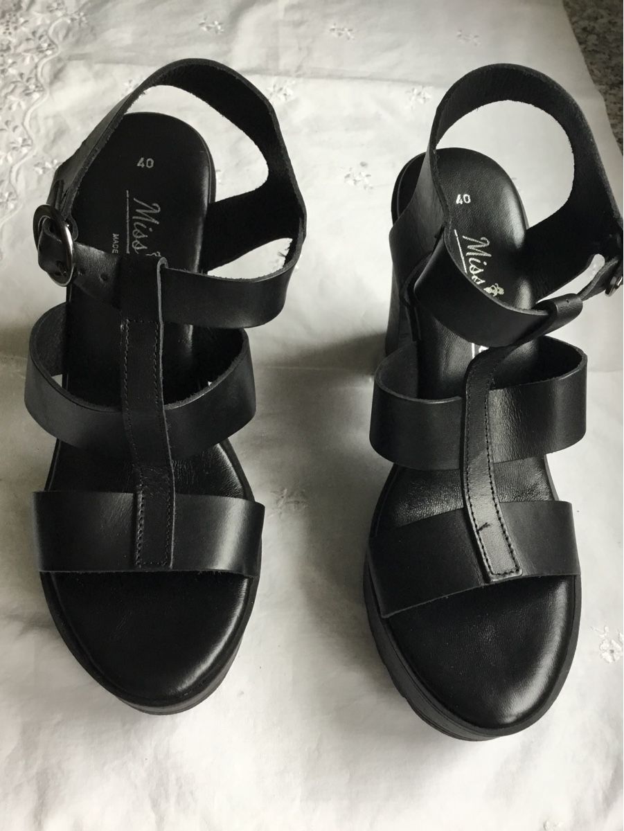 Scarpe da donna: Schwarze Sandalen – Nuovo (secondo la descrizione) da Uitikon-Waldegg venduto da Dmelchionna