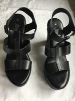 Schwarze Sandalen