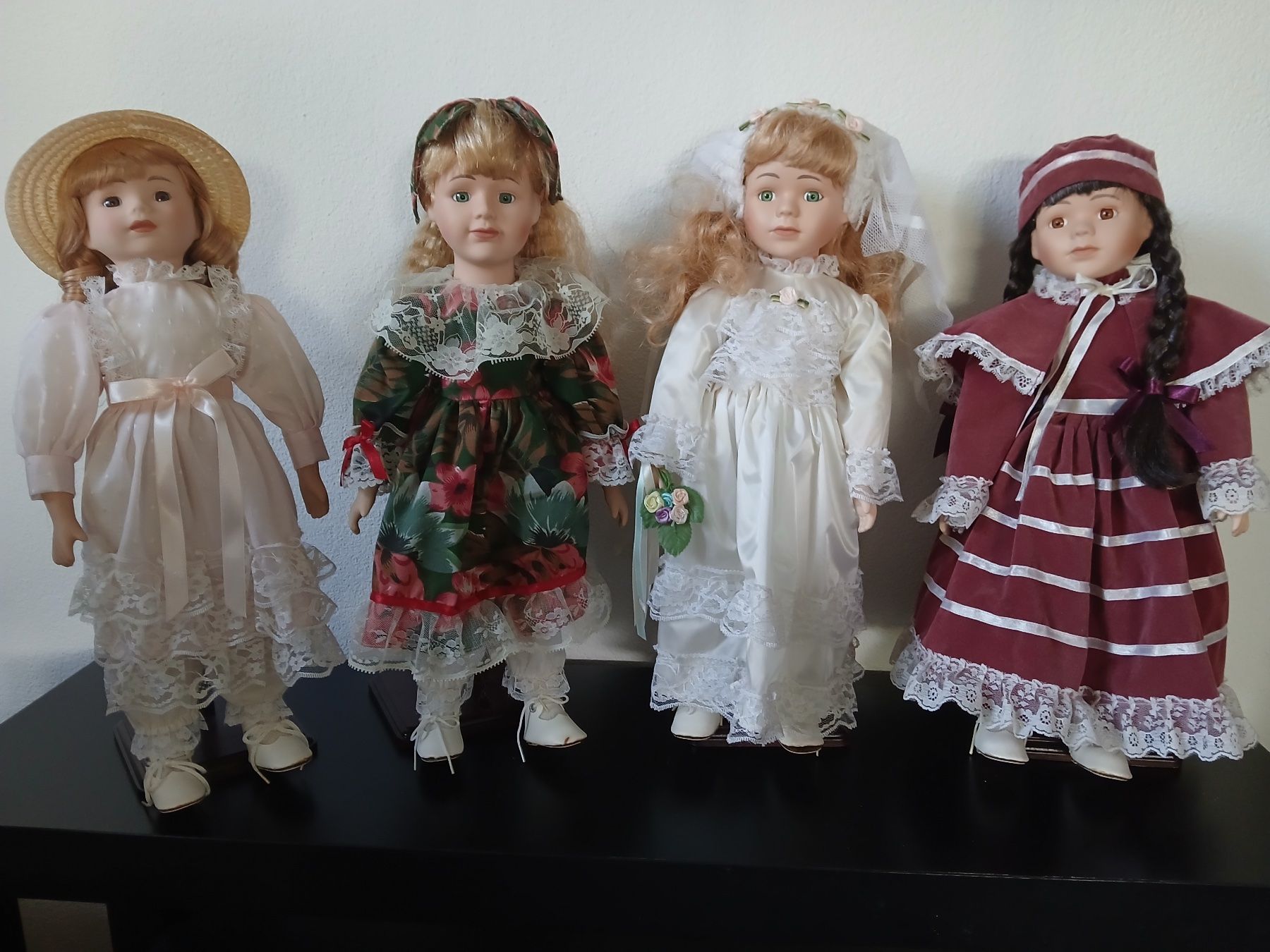 Bambole: 8 Porzellanpuppen – Usato da Winterthur venduto da Zwerggeissli 1