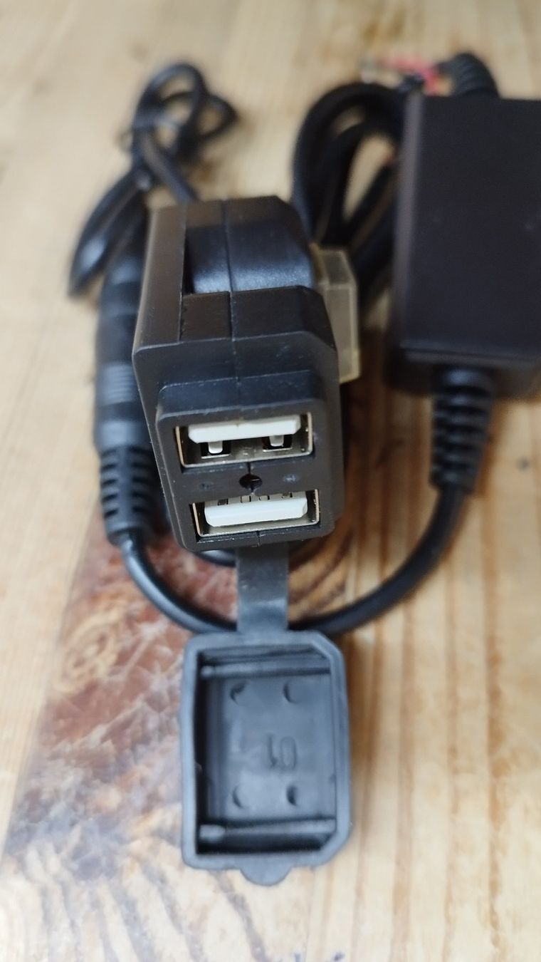 Caricabatterie: USB Ladesteckdose  12/24 Volt – Nuovo e nell'imballaggio originale da Zollikofen venduto da Reiterglueck 1