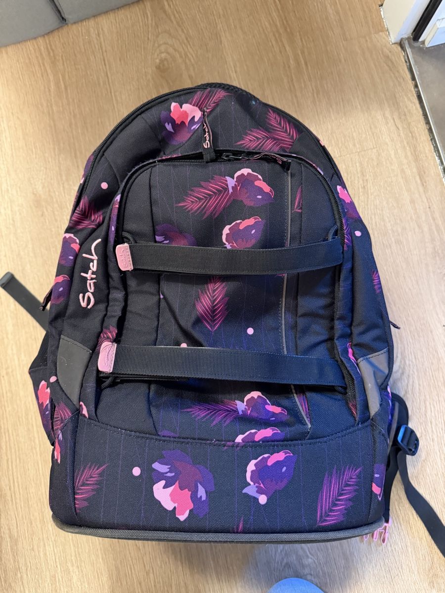 Satch Sacs & sacs à dos: Schulrucksack Satch Pack Mystic Nights – D'occasion à Ebmatingen par VeePF